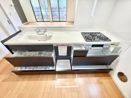 �L�b�`�� �������Ƒ����J��[�߂�A������̂���L�b�`��