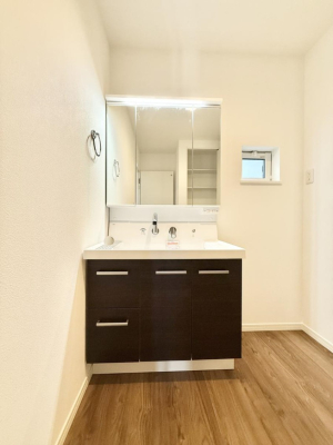 ʑEʏ 邢ʏ͖̎yłႢł