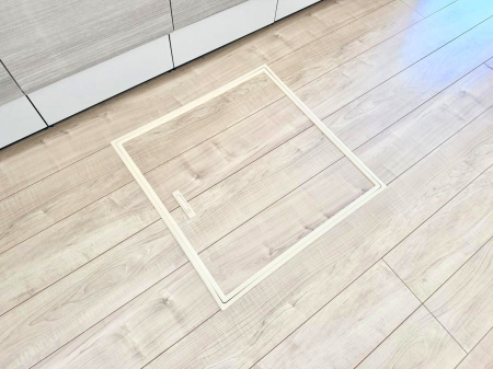 ̑ ݔBꂽ[Xy[XŉƑŜXbL