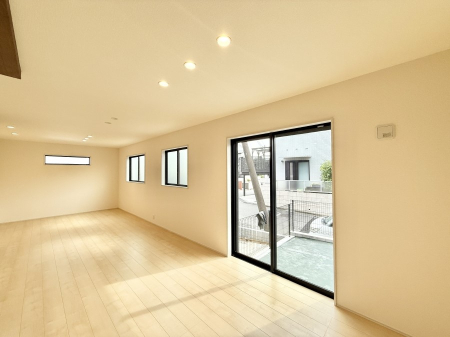 ���r���O ���������R�Ɖ�b�����܂��A�S�n�悢�ЂƂƂ�