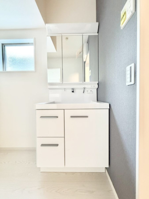 ʑEʏ 邢ʏ͖̎yłႢł