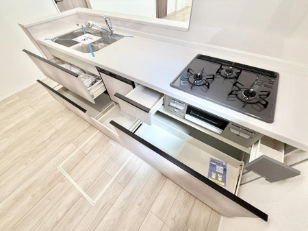 �L�b�`�� �����������������Ɗy�����Ȃ�A���K�ȃL�b�`�����