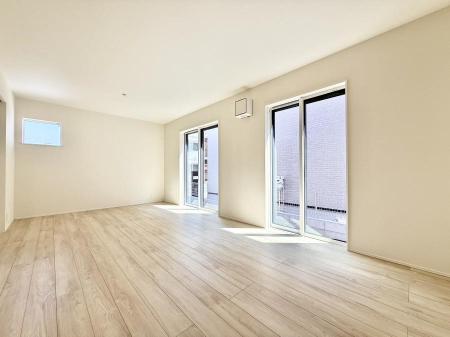 ���r���O ���������S�n�̂����A���z�̃��r���O