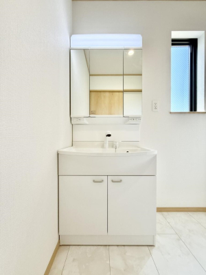 ʑEʏ 邢ʏ͖̎yłႢł