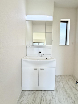 ʑEʏ Ƒ݂Ȃg₷zuł