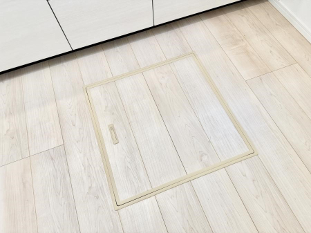 ̑ ݔBꂽ[Xy[XŉƑŜXbL