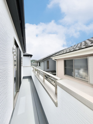 �o���R�j�[ ������ ���R��g�߂Ɋ�����A�J���I�ȃo���R�j�[