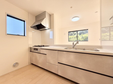 �L�b�`�� ���������y���݂ƐH�ׂ�K����͂���L�b�`��