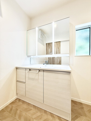 ʑEʏ 邢ʏ͖̎yłႢł