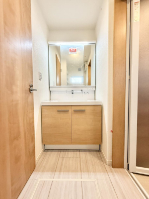 ʑEʏ 邢ʏ͖̎yłႢł