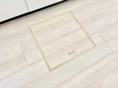 ̑ ݔBꂽ[Xy[XŉƑŜXbL