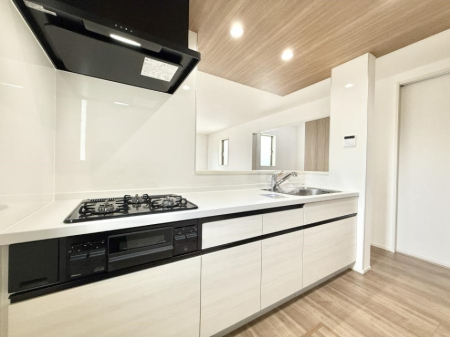 Lb` ƑƂȂAR~jP[V̏