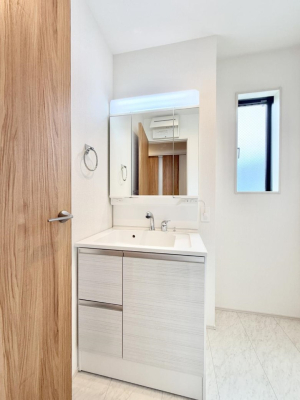 ʑEʏ 邢ʏ͖̎yłႢł