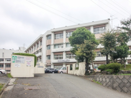 ӊ wZ 600m ͌s͋uwZ