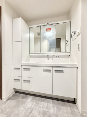 ʑEʏ Ƒ݂Ȃg₷zuł