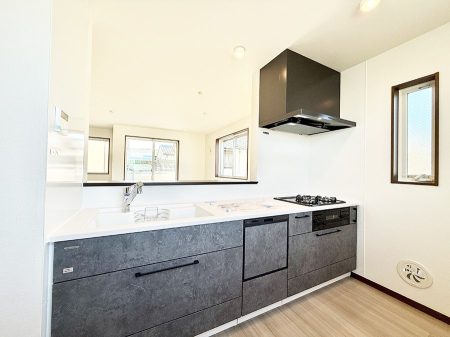 �L�b�`�� �����������������Ԃ����܂��A�Ί炠�ӂ��L�b�`��