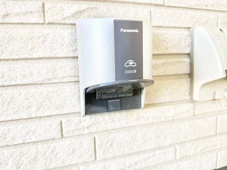 ���̑����� �ݔ�������ŊȒP�ɏ[�d�ł��A�G�R�ȃJ�[���C�t���T�|�[�g