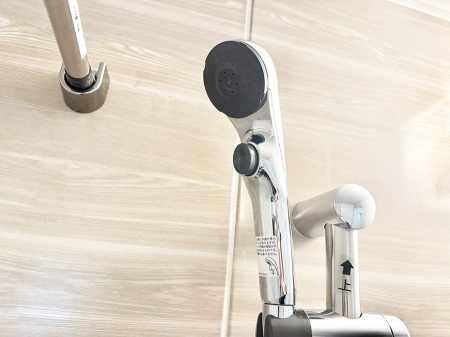 ���̑����� �ݔ����킴�킴�V�����[�����̃��o�[�܂Ŏ��L�΂��K�v���Ȃ��A�ȒP�Ɏ~���ł���