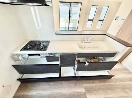 �L�b�`�� �����������������Ԃ����܂��A�Ί炠�ӂ��L�b�`��