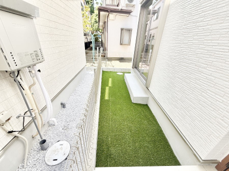 ̑ Oρ~nɂƂ肠΂̃Xy[XA₩ȕ͋Cł