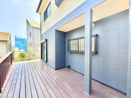 ̑ Oρ~nɂƂ肠΂̃Xy[XA₩ȕ͋Cł