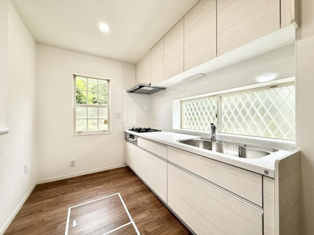 �L�b�`�� ���������y���݂ƐH�ׂ�K����͂���L�b�`��