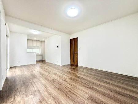 ���r���O ���������R�Ɖ�b�����܂��A�S�n�悢�ЂƂƂ�