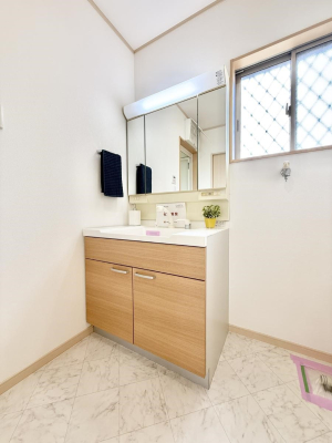 ʑEʏ 邢ʏ͖̎yłႢł