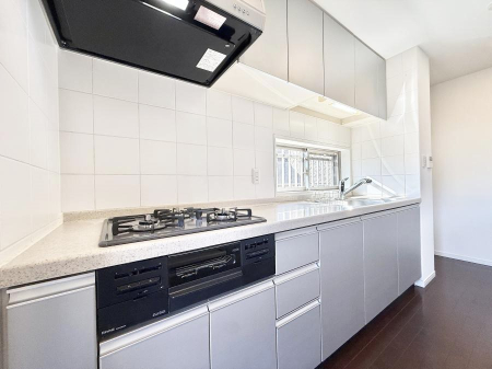 �L�b�`�� �������Ƒ����J��[�߂�A������̂���L�b�`��