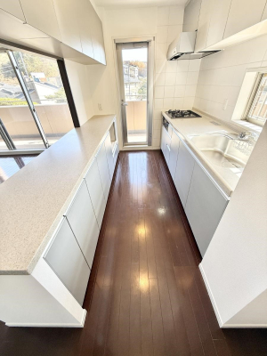 �L�b�`�� �����������������L�^�̍L���o���R�j�[�ɏo���܂�