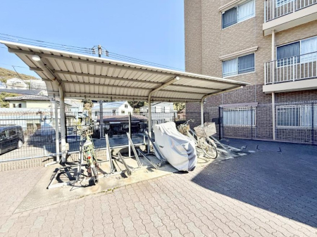 ���̑� �O�ρ�������Ɛ������ꂽ���֏�ŁA���]�Ԃ̕ۊǂ����S�ł�