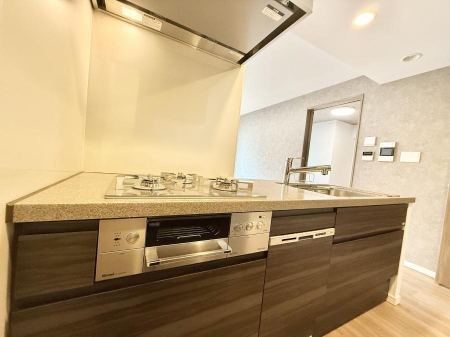 Lb` ƑƂȂAR~jP[V̏