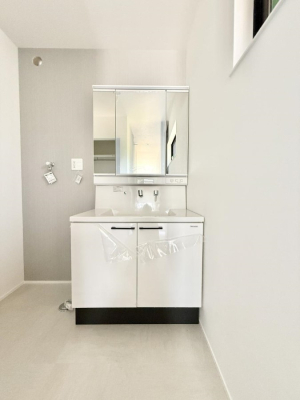 ʑEʏ Ƒ݂Ȃg₷zuł