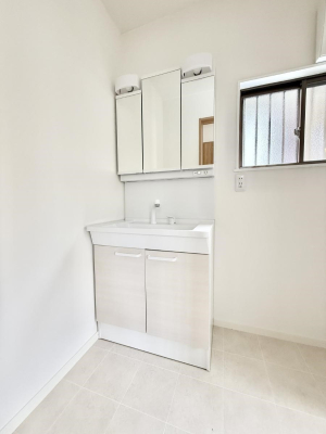 ʑEʏ 邢ʏ͖̎yłႢł