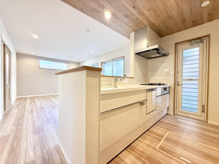 �L�b�`�� �������Ƒ��ƂȂ���A�R�~���j�P�[�V�����̏�