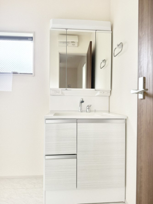 ʑEʏ Ƒ݂Ȃg₷zuł