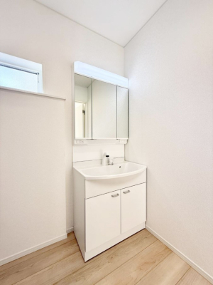 ʑEʏ Ƒ݂Ȃg₷zuł