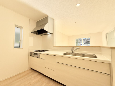 Lb` ƑƂȂAR~jP[V̏