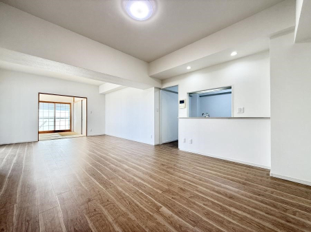 rO 났ƏΊ炪W܂AS܂郊rO