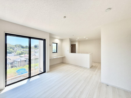 rO 났ƏΊ炪W܂AS܂郊rO