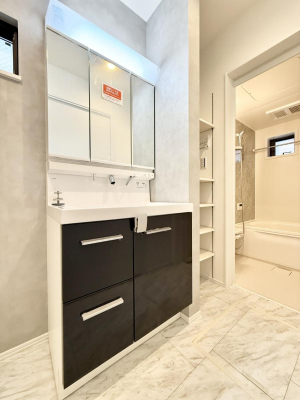 ʑEʏ 邢ʏ͖̎yłႢł