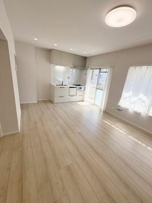 rO ƋԂDȂA₩ȃrÔЂƂƂ