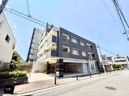 nOώʐ^ OρV炵n܂ꏊŁAƑJ[߂