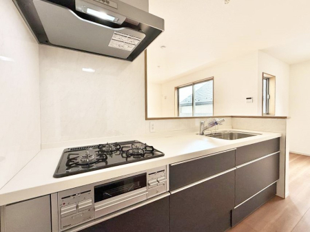 �L�b�`�� �����������������Ԃ����܂��A�Ί炠�ӂ��L�b�`��