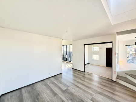 ���r���O ���������S�n�̂����A���z�̃��r���O