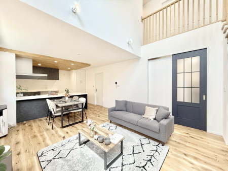 rO 났ƏΊ炪W܂AS܂郊rO