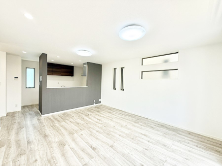 ���r���O ���������났�ƏΊ炪�W�܂�A�S���܂郊�r���O