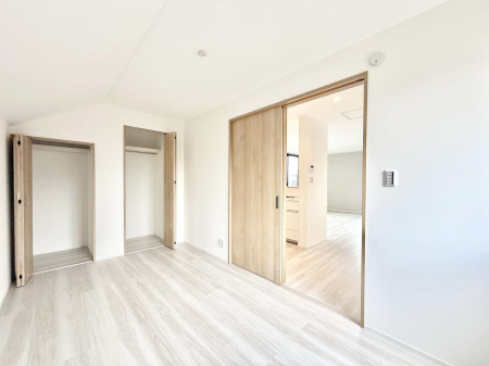 ���r���O ���������S�n�̂����A���z�̃��r���O