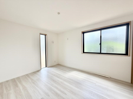 �Q�� ���������̔z�u��ʋC���̗ǂ��݌v�ŕ����̋�C�������炸�A��ɐV�N�ȋ�C������܂�