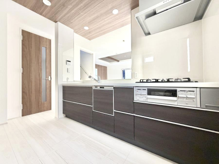 �L�b�`�� �������Ƒ����J��[�߂�A������̂���L�b�`��